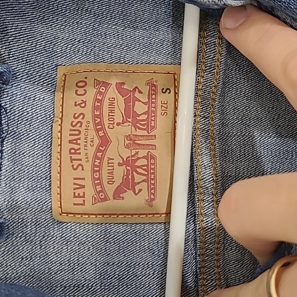 Levis Denim Trucker Jacket Womens Size Small Dark Wash - Picture 7 of 11